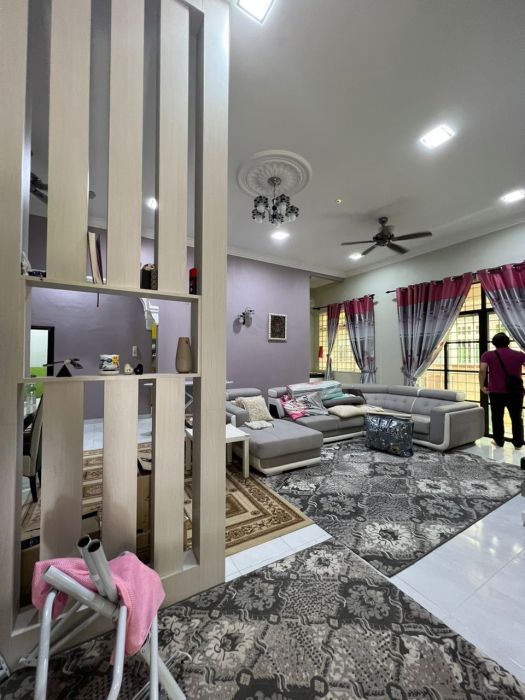 Rumah Banglo Setingkat Setengah Di Pasir Tumboh, Kelantan