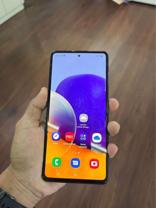 SAMSUNG A72