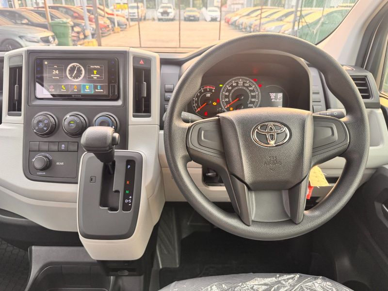 2025 PRE REG Toyota HIACE 2.8 AT SL WINDOW VAN