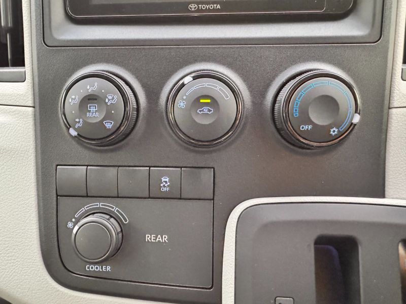 2025 PRE REG Toyota HIACE 2.8 AT SL WINDOW VAN